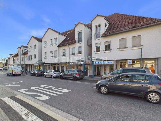 Modernes Wohn- und Geschäftshaus