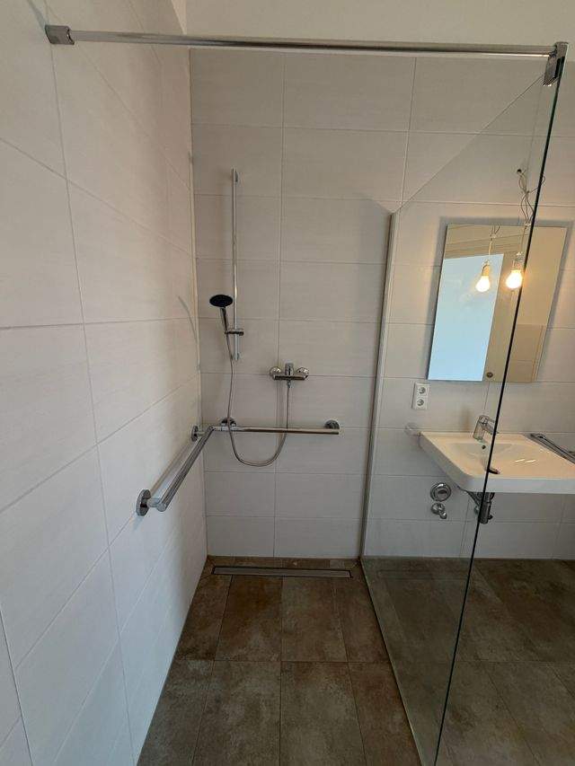 2-Zimmer Dachgeschoss Seniorenwohnung ab 60-Jahren in der Fürther Südstadt - Photo 2