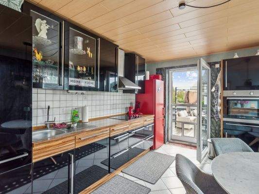 Küche mit Essbereich