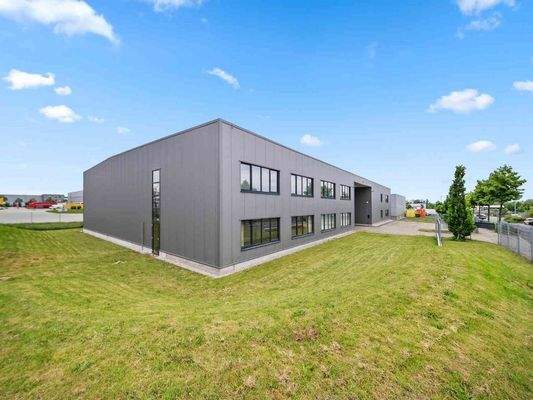 Außenansicht Halle (1)