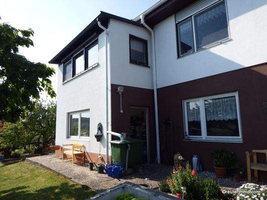 Seitliche Hausansicht