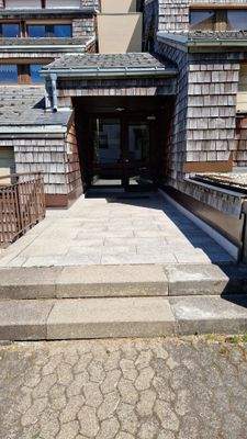 Haupteingang Wohnkomplex 