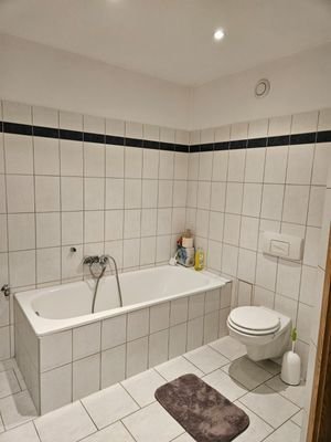 Badezimmer 1.jpg