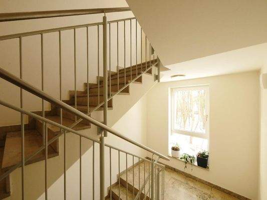  HAUSFLUR / TREPPENHAUS