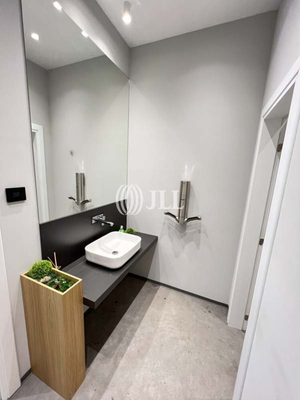 Innenansicht Büro, Sanitär - E