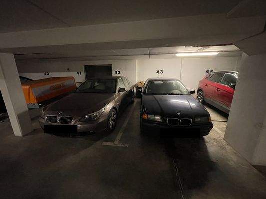 Tiefgaragenstellplätze