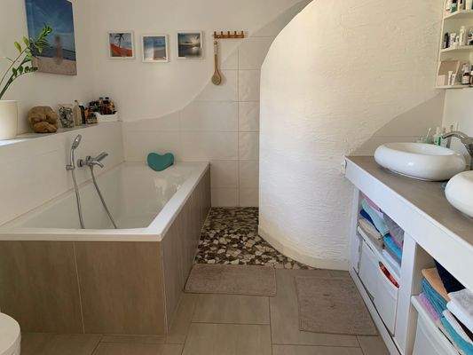 Badezimmer 1. Wohneinheit EG