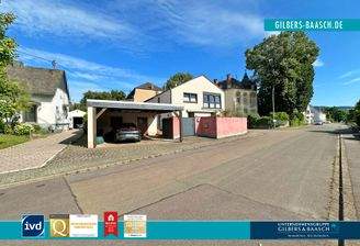 Einfamilienhaus mit Carport