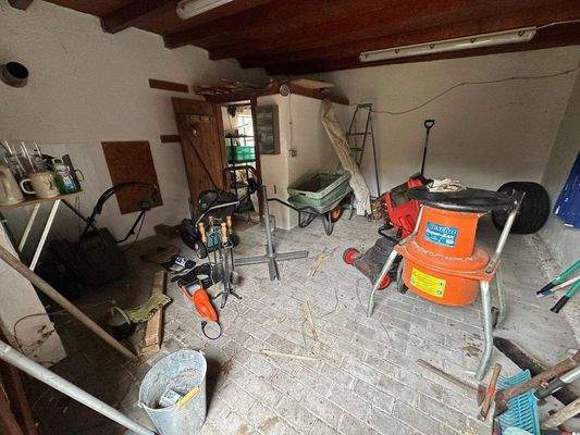 NEBENGEBÄUDE INNENANSICHT 1