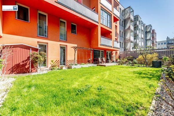 Terrasse & Garten (ca. 108 m²)