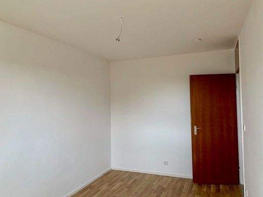 Schlafzimmer 3 (2).jpg