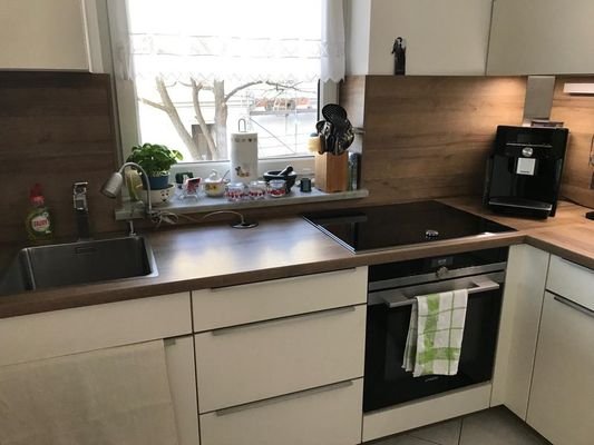 Küche (EBK verbleibt nicht in der Wohnung)