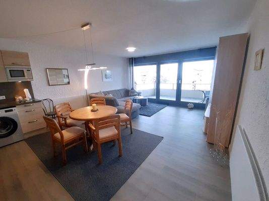 großzügiger Wohn-Schlafraum