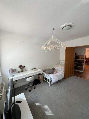 Kinderzimmer_1_Wohnung_1.OG (1)