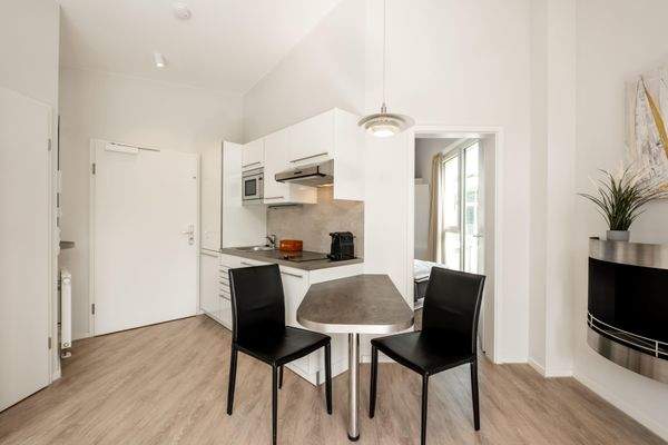 Geschickt aufgeteilter Essbereich