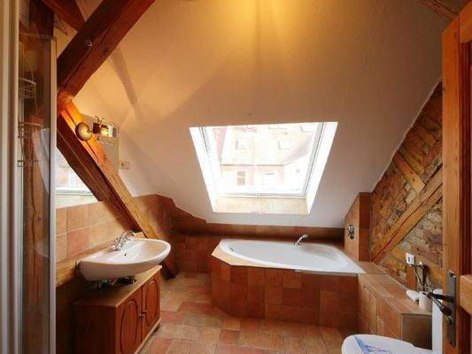  Blick ins BADEZIMMER