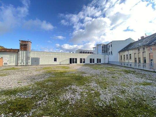 großzügiges Flachdach