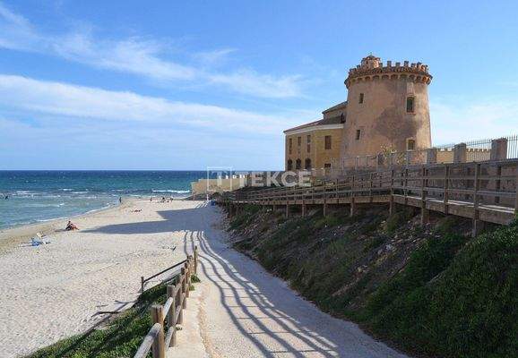 Detached Villas with Private Pools in Pinar de Campoverde Spain