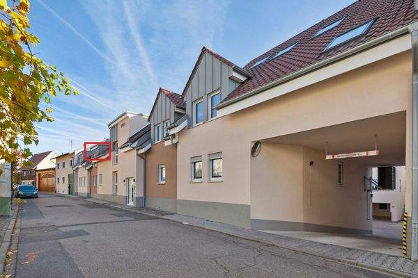 Vorderansicht und Hofeinfahrt