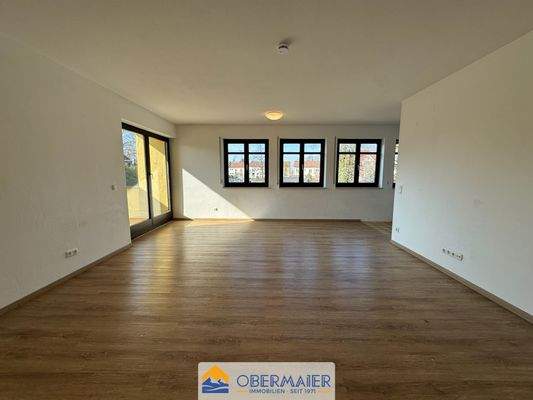 3_Geräumiger_Wohnbereich