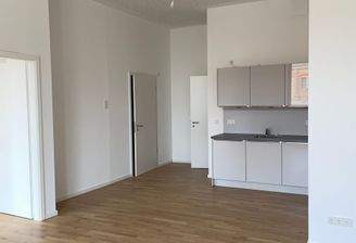 Helle Gewerbeeinheit Innenansicht