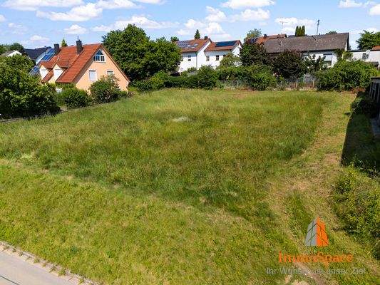 Großes Grundstück für ein Einfamilienhaus