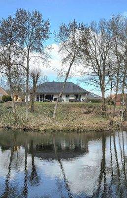 Ansicht vom Seeufer gegenüber