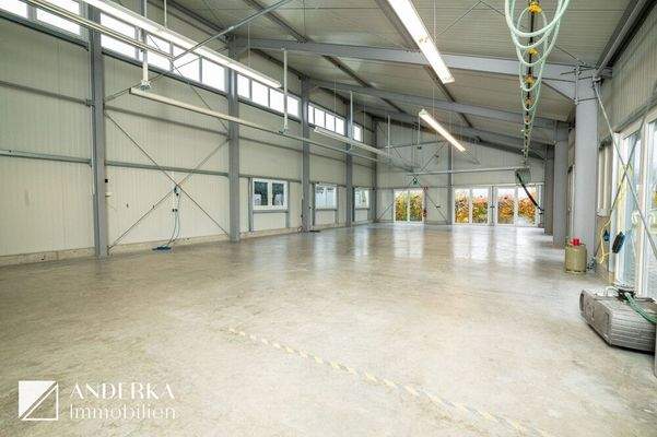 Lager-, Produktionshalle