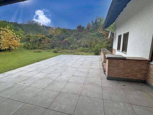 Frisch renovierte Terrasse