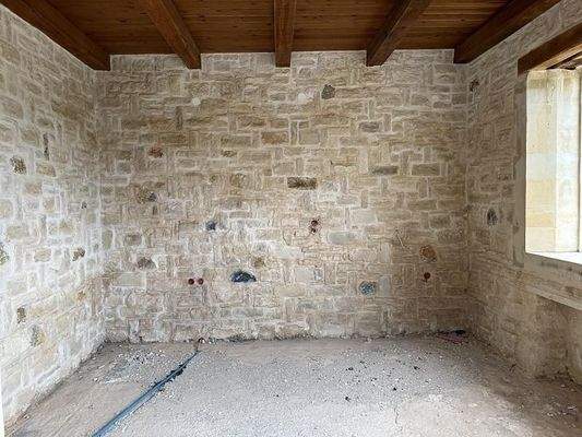 Kreta, Armeni Rethymno: 4 Rohbau-Steinvillen auf großem Grundstück zu verkaufen