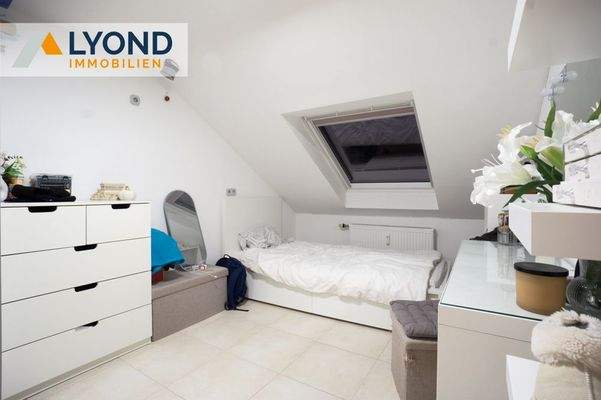 Schlafzimmer (WE Links)