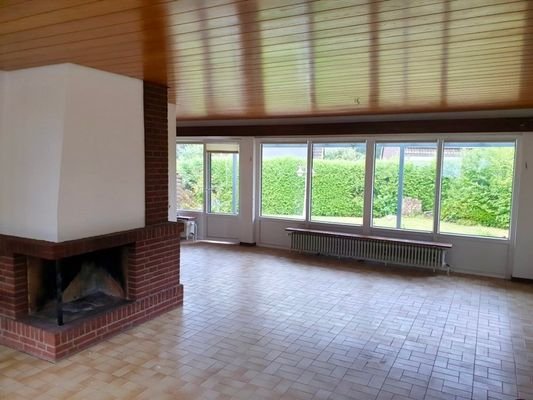 Kamin zu Essbereich