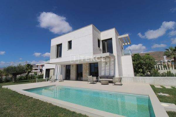 Luxury 4 and 5 Bedroom Villas in Finestrat with Sea Views