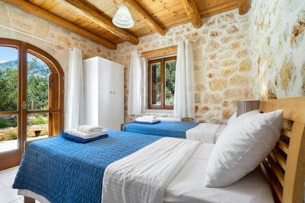 Kreta, Melidoni: Kretisches Steinhaus mit Swimmingpool zu verkaufen