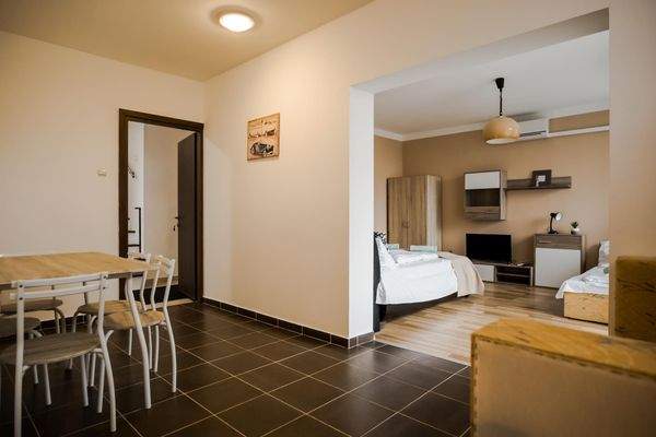  Küche + Eßzimmer + Schlafzimmer