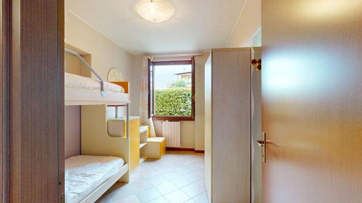 NA-072-9-Appartamento-arredato-con-corte-esclusiva