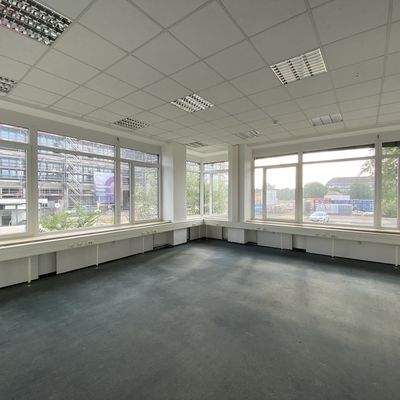 Muggenhofer Str. 136 1