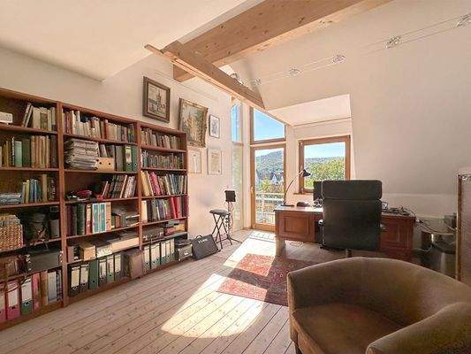 Schlafzimmer/ Büro im OG