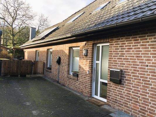 Auffahrt mit Stellplatz