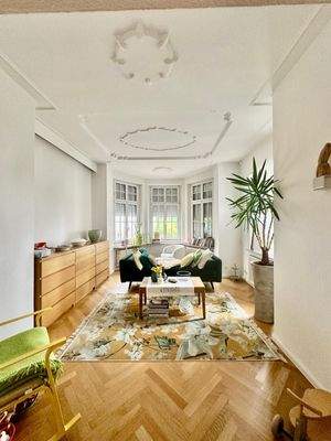 Runderker, Stuck und Fischgrätparkett