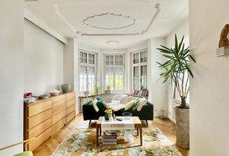 Runderker, Stuck und Fischgrätparkett