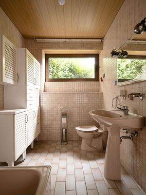 DS055955 Einliegerwohnung Duschbad.jpg