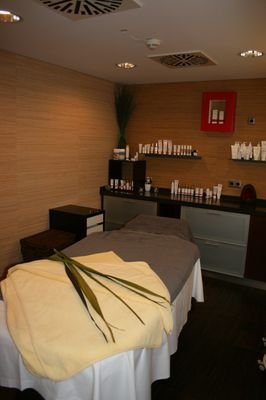 Behandlungsraum_2.jpg