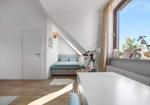 LICHTDURCHFLUTETES KINDERZIMMER 1