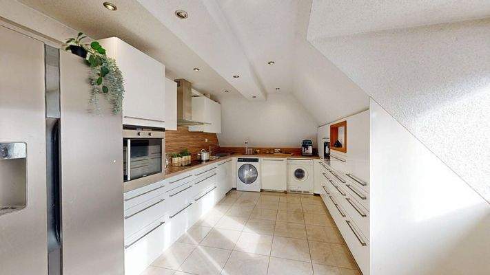 Küche mit offener Einbauküche