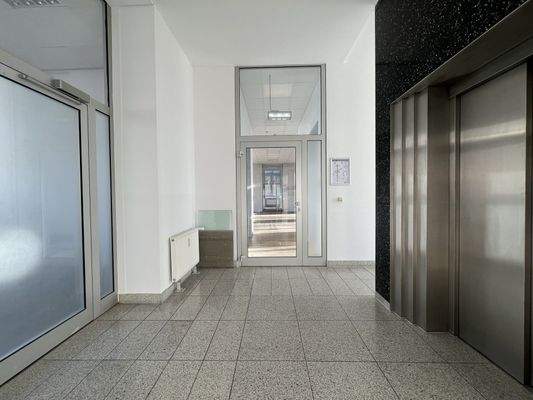 Zugang Einheit mit Aufzug 