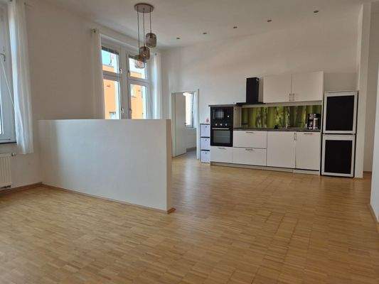 Wohnraum und Küche.jpg