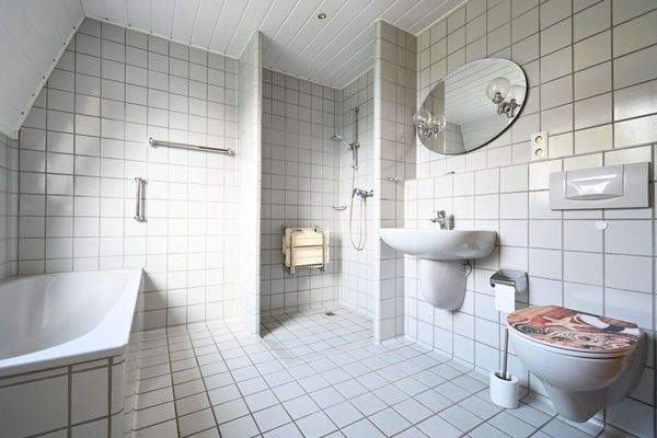 Gebäudeteil LINKS - Bad 1