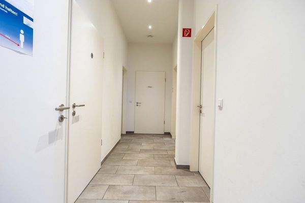 Flur zwischen den beiden Büroflächen