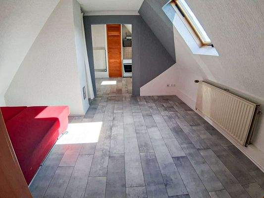 DG Wohnung Durchgangszimmer